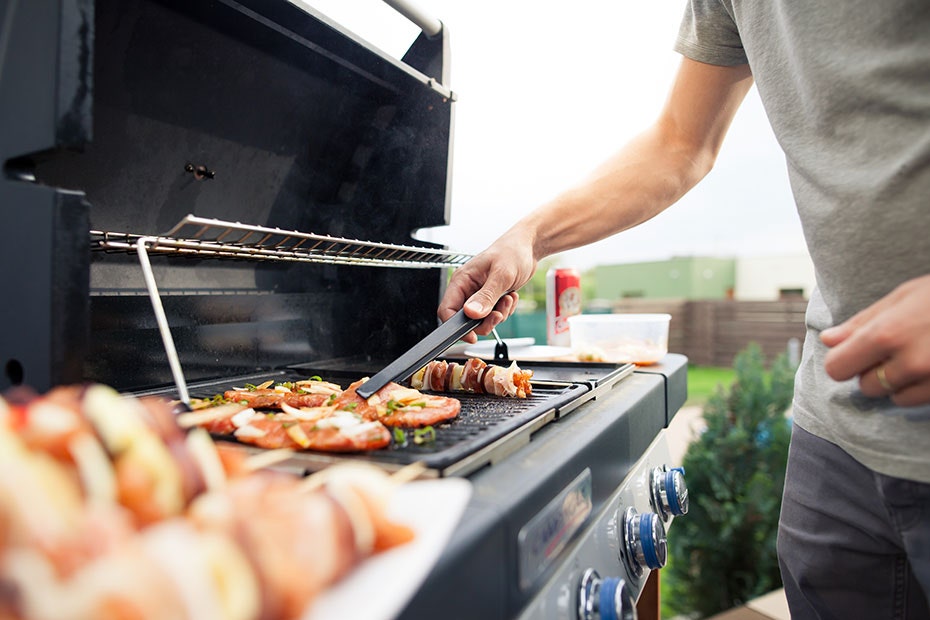 Clean Your Oven with Goo Gone Oven & Grill Cleaner 