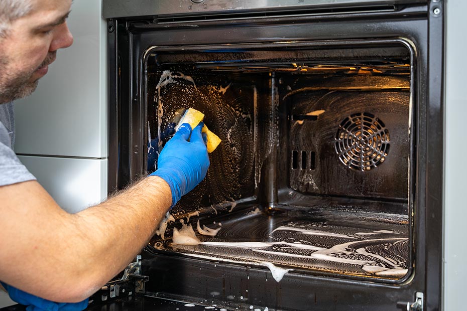 Easiest Way To Clean Your Oven & Grill